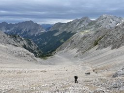 202308-alpenuberquerung-082g-9488-tag4-aufstiegzurbirkkarhutte